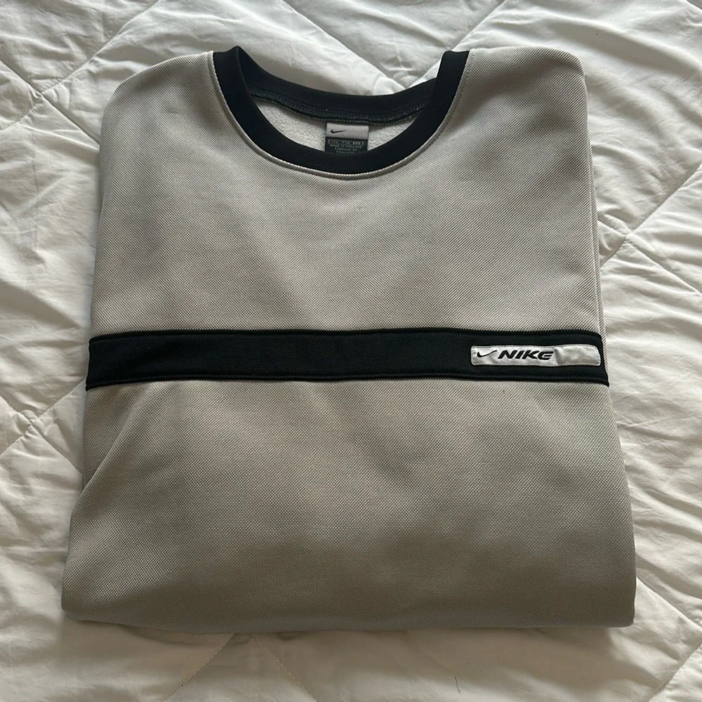Nike - Picture 2 of 7